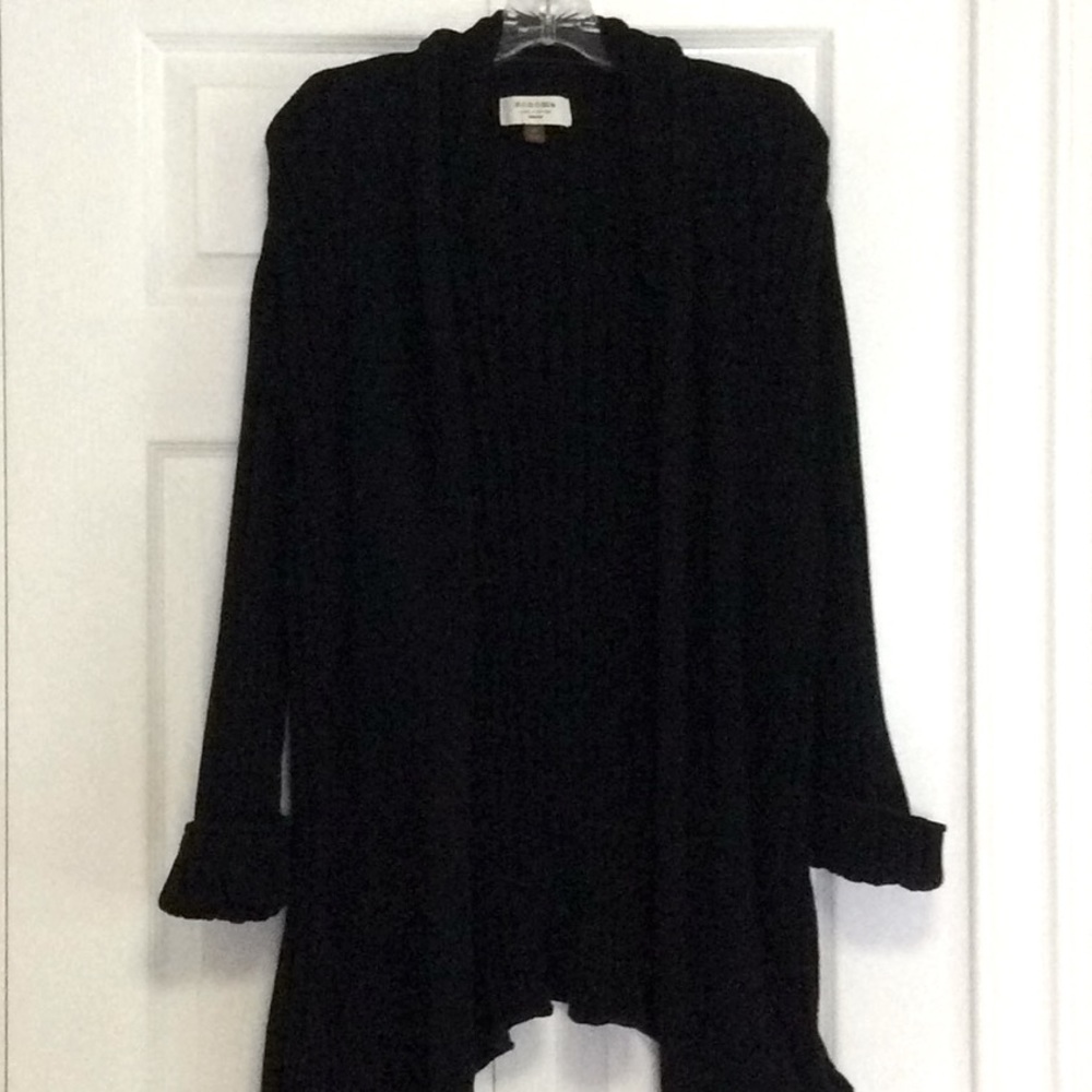 Pretty black sweater